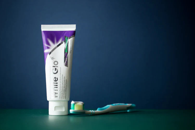 White Glo 2-in-1 Whitening Toothpaste with Mouthwash, 100 ml, Pack of 6